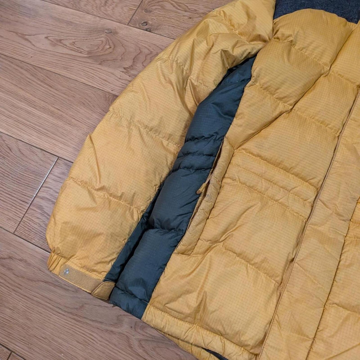 Montbell Puffer Jacket (M)