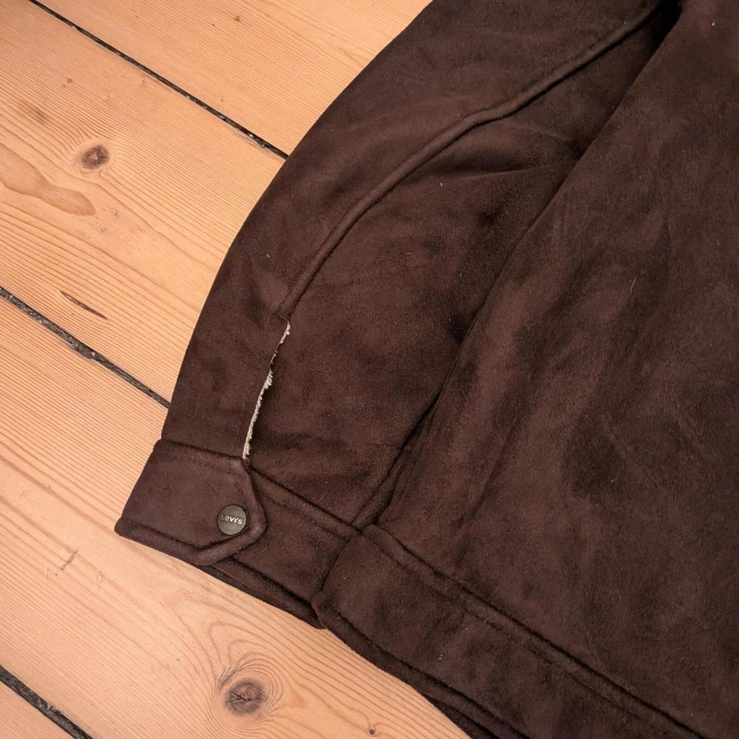 Levi’s Suede Jacket (L)