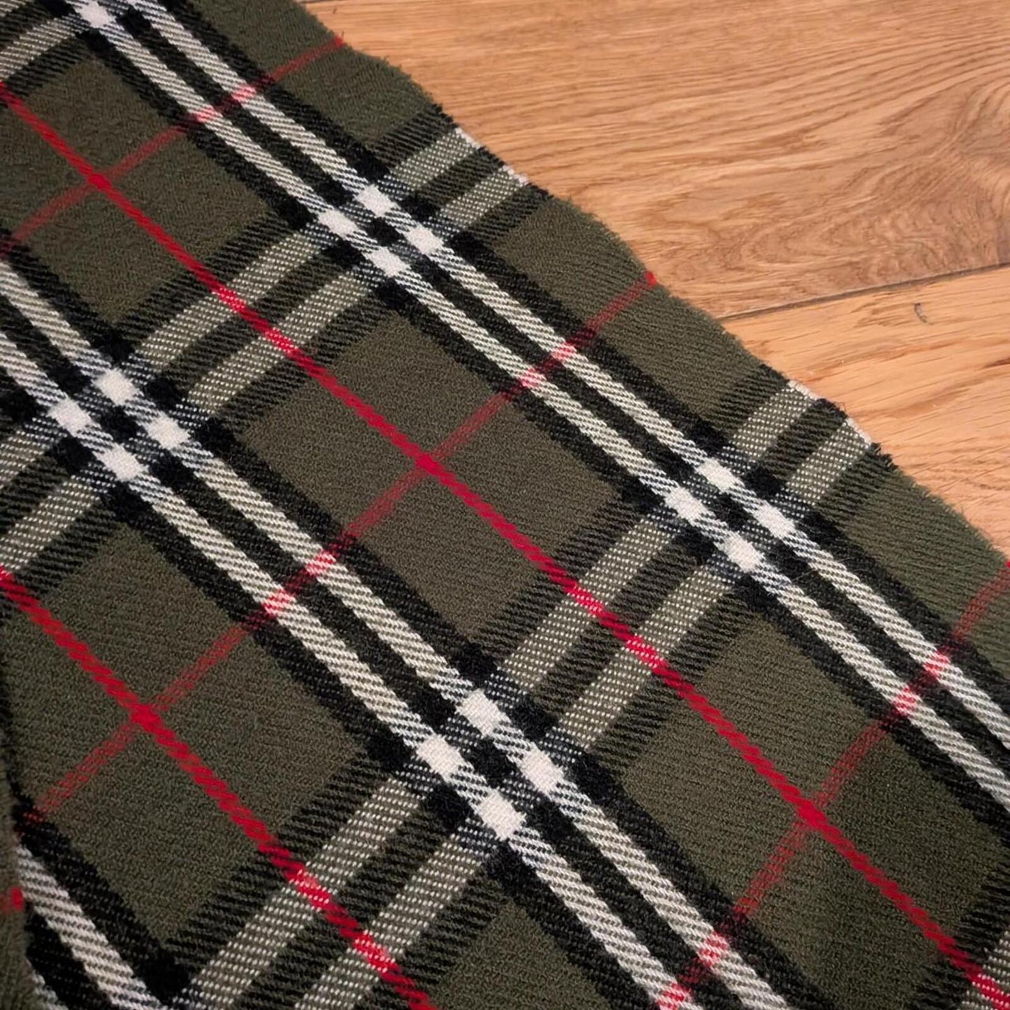 Burberry Scarf (OS)