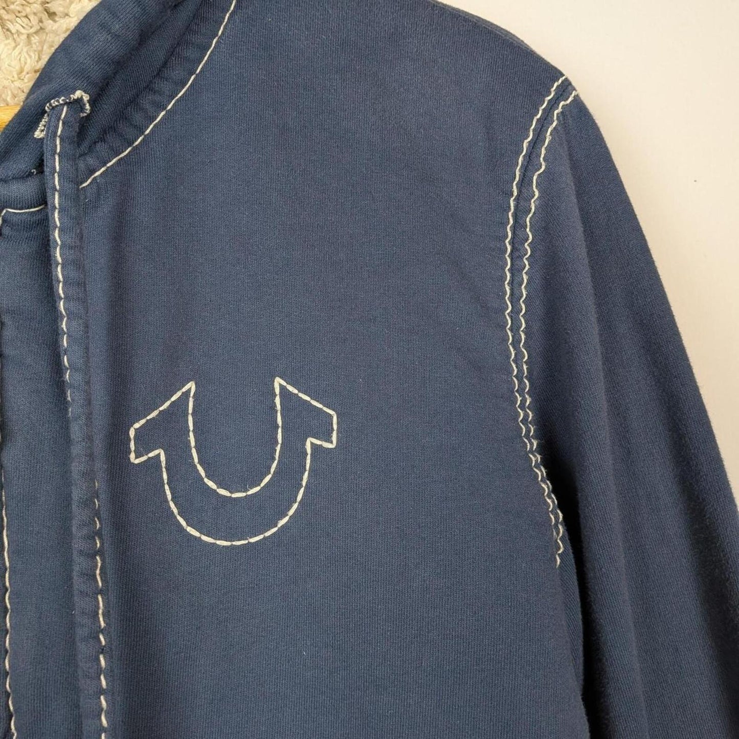 True Religion Hoodie (L)