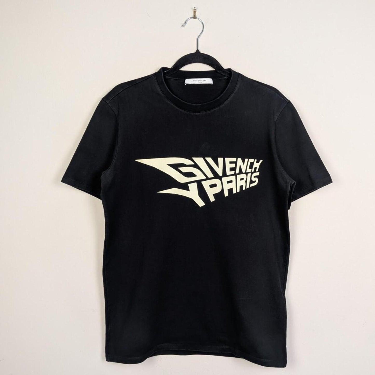 Givenchy T Shirt (M)